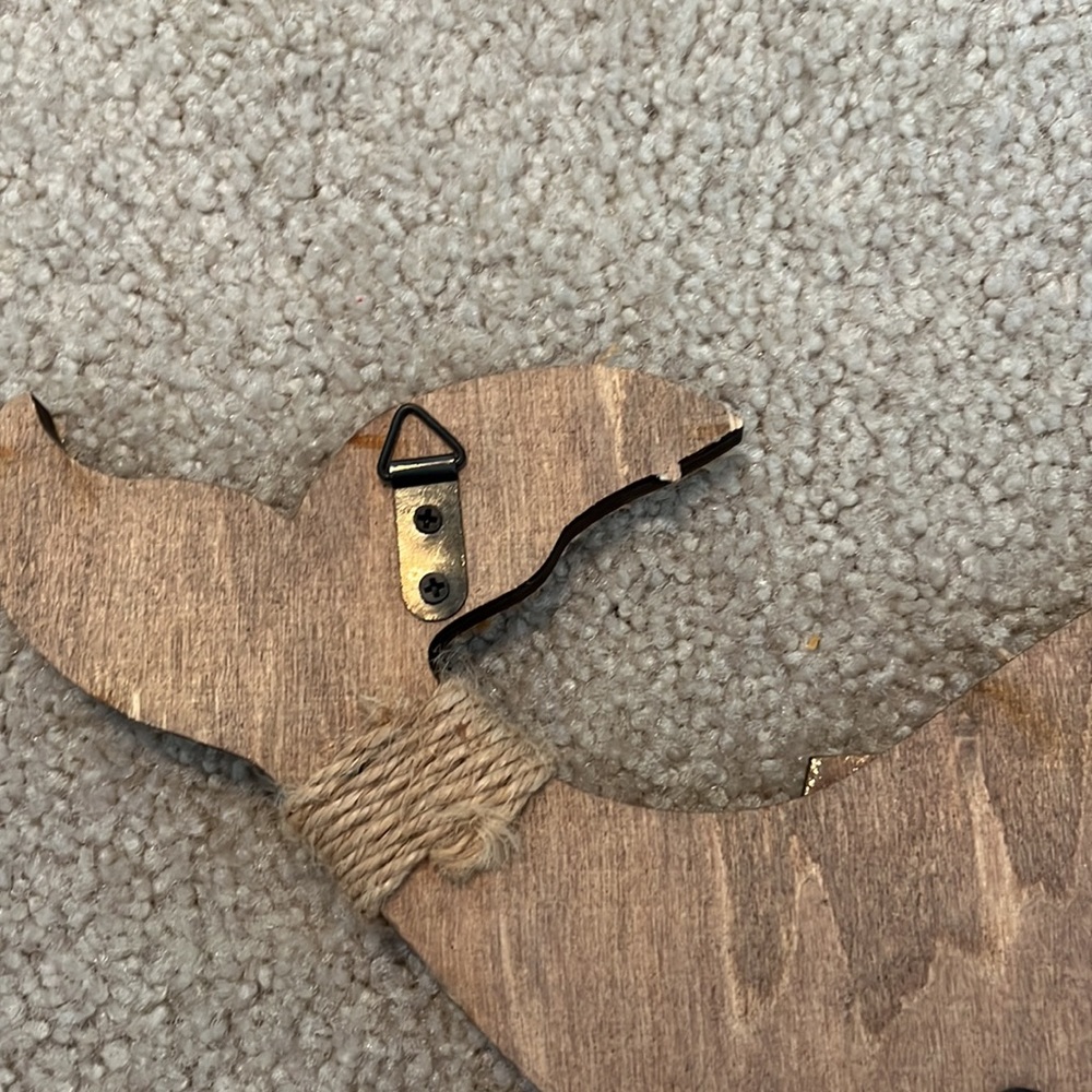 Wall hanger - Picture 2 of 2